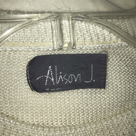 Long Sleeved Sweater - Picture 3 of 3